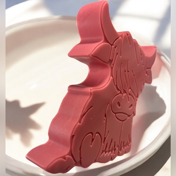 Wild cherry SOAP handmade LARGE 4x3 7oz cow shea butter & oatmeal milk - Picture 2 of 3